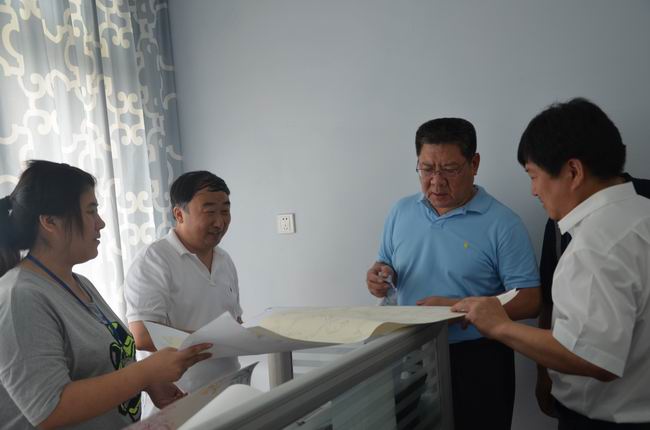 省經(jīng)信委、區(qū)經(jīng)信局領(lǐng)導(dǎo)一行到華紡考察